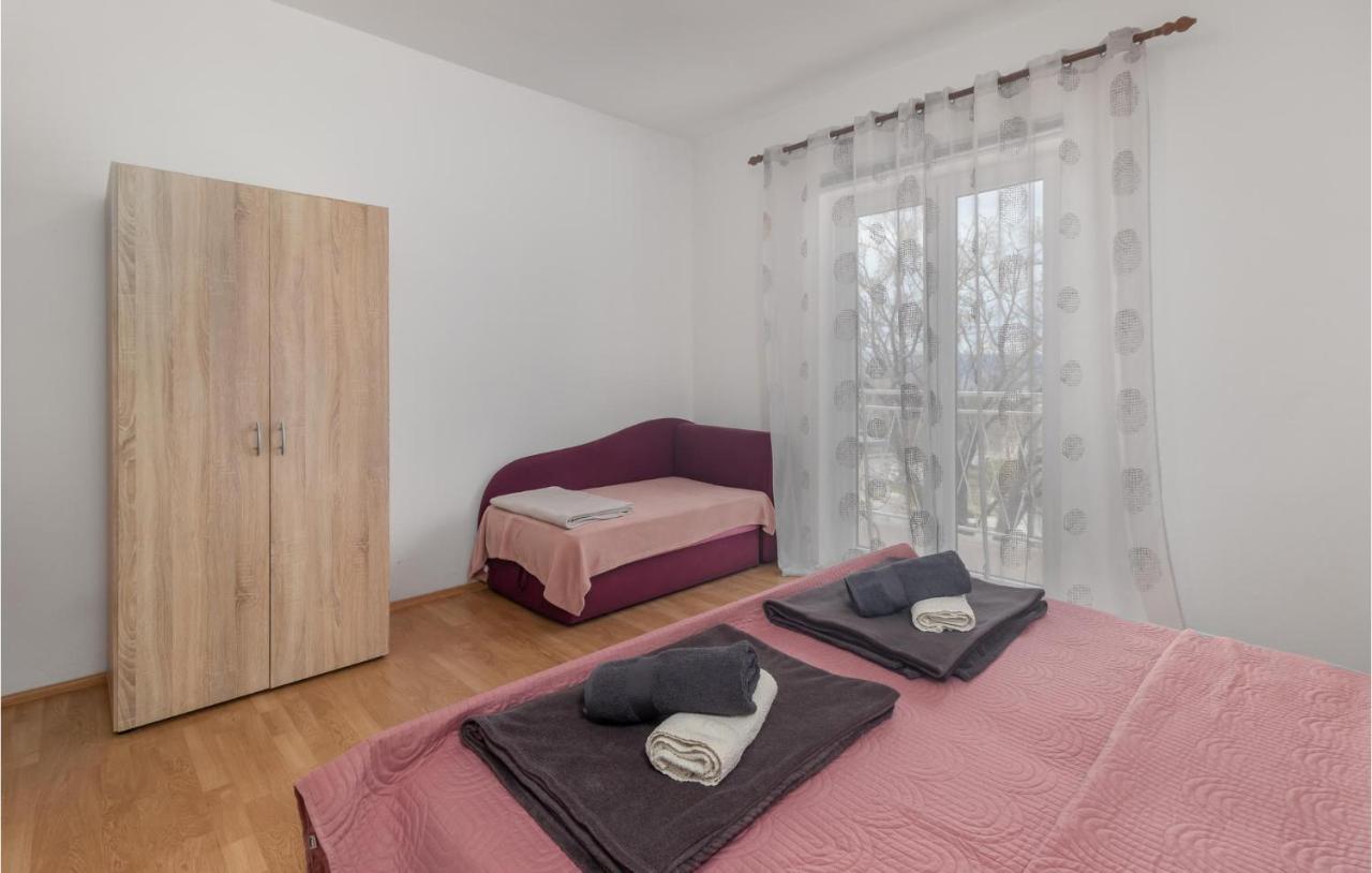 2 Bedroom Stunning Apartment In Novi Vinodolski Kültér fotó