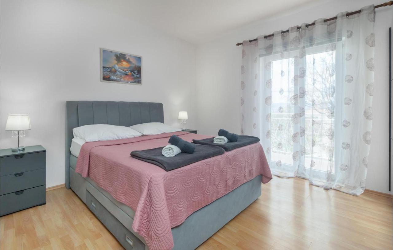 2 Bedroom Stunning Apartment In Novi Vinodolski Kültér fotó