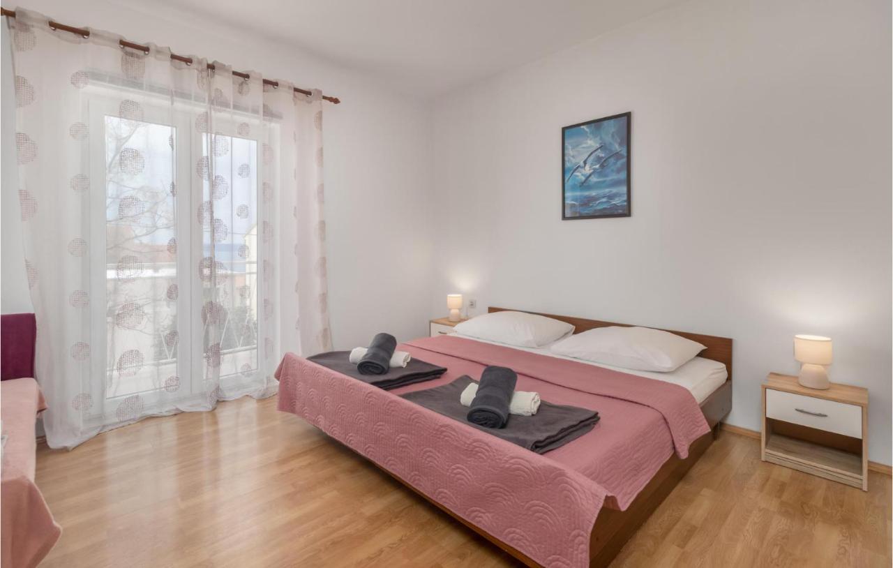 2 Bedroom Stunning Apartment In Novi Vinodolski Kültér fotó